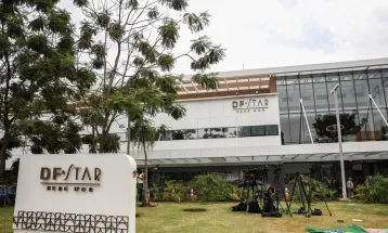 Cirurgia de Jair Bolsonaro no ombro termina sem intercorrências; ex-presidente segue internado