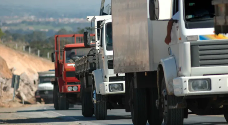 TRT-4 mantém indenização a caminhoneiro submetido a jornadas de 16 horas