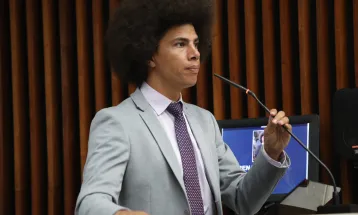 Renato Freitas denuncia perseguição e cita morte de preso e suposto nepotismo na segurança do Paraná