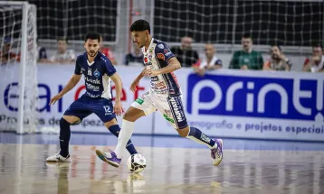 Cascavel decepciona na estreia e evita derrota no último segundo na LNF