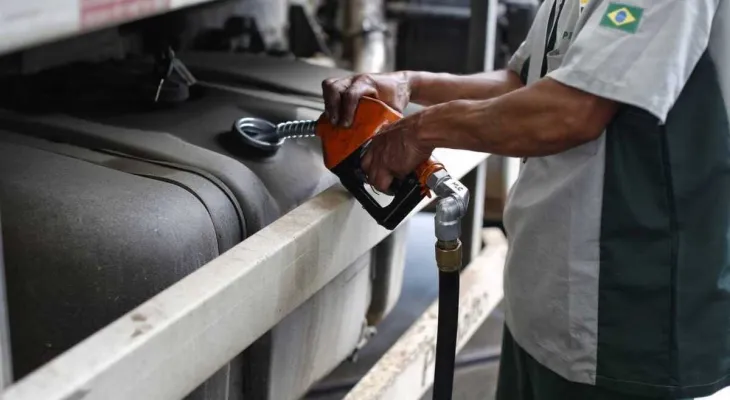 Redução no preço do diesel traz alívio ao meio rural do Paraná