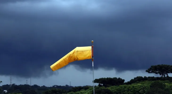 Novo ciclone extratropical deve trazer chuva intensa e granizo ao Sul
