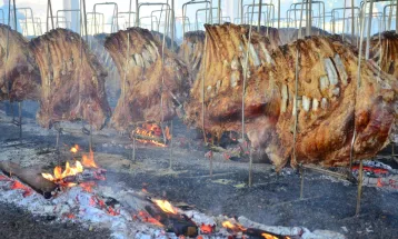 Festa do Trabalhador e Costelão do Seminário São José se aproxima e mantém tradição em Cascavel