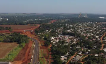 Exportações de empresas paranaenses por Foz do Iguaçu e Guaíra crescem até 21% desde 2018