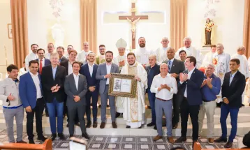 Padre Gustavo Marmentini recebe título de Cidadão Honorário de Cascavel em cerimônia na Catedral