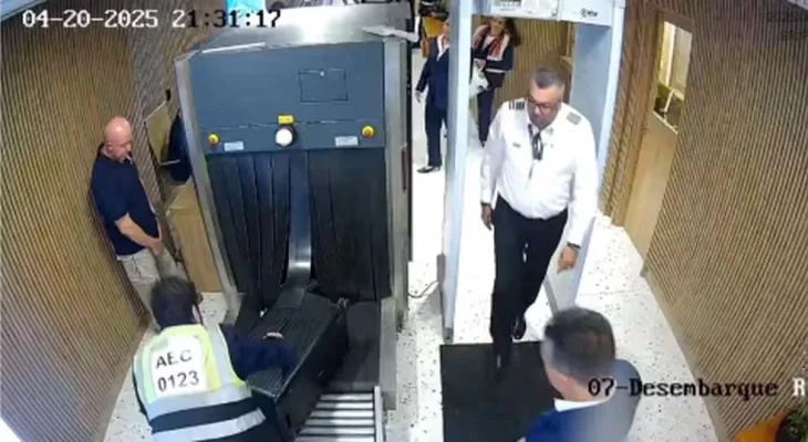 Quatro políticos estavam em voo investigado por suspeita de contrabando