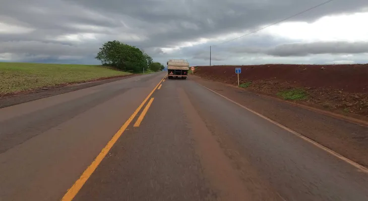 DER proíbe caminhões acima de 36 toneladas em rodovias do Paraná; veja os trechos afetados