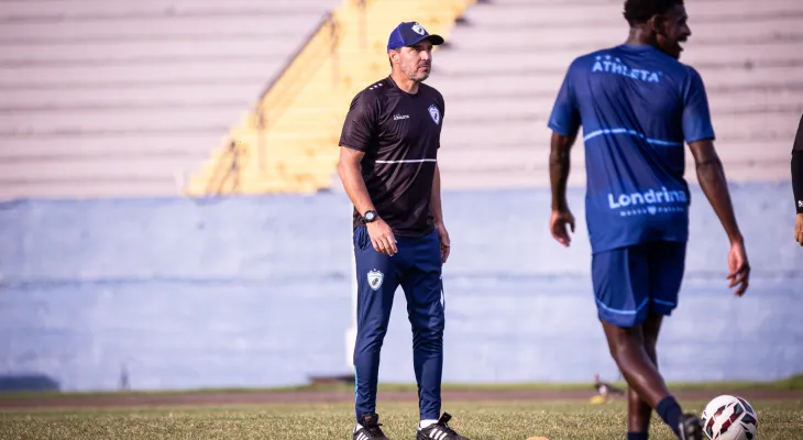 Na zona de rebaixamento da Série B, Londrina demite técnico Allan Aal