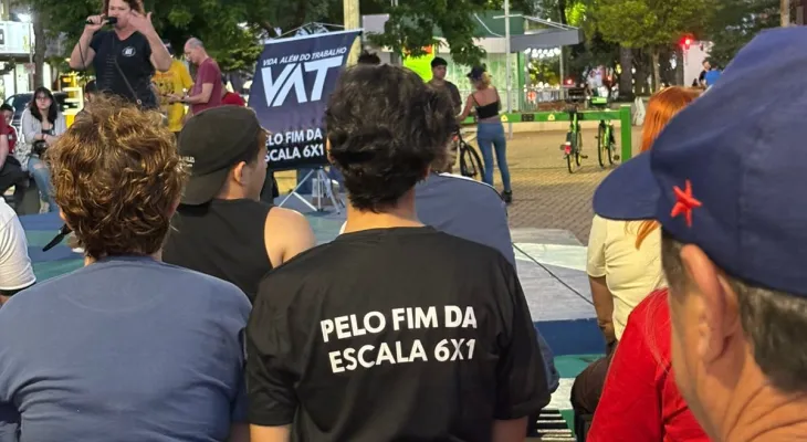 “Trabalhar menos para viver mais”: ato em Cascavel defende fim da escala 6x1