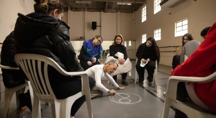 Teatro Guaíra abre inscrições para curso gratuito de técnicas corporais para artistas
