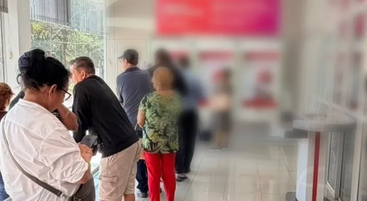 Procon autua banco em Cascavel após clientes enfrentarem filas acima do tempo permitido por lei