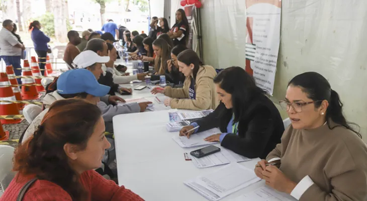 Mutirão do Emprego oferece mais de 7 mil vagas nesta quinta-feira em Curitiba