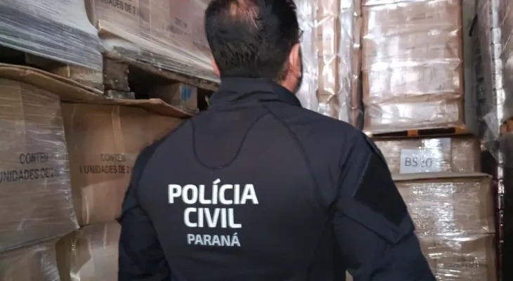 Polícia Civil apreende mais de 8 mil vinhos falsificados em Curitiba