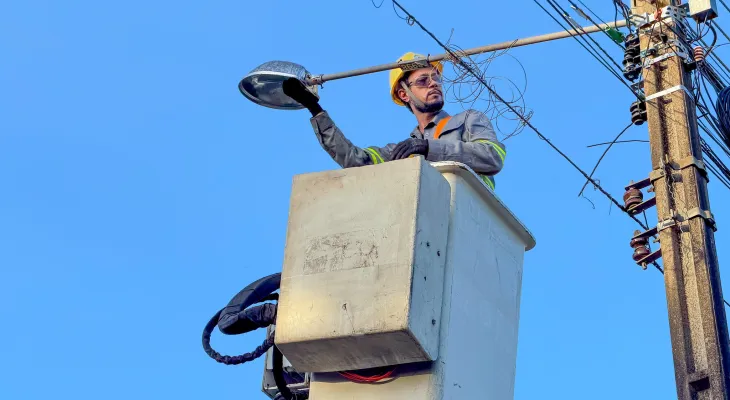 Acic critica alta na tarifa de energia no Paraná e alerta para impactos na economia