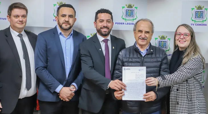 Prefeitura protocola projeto de revisão salarial de servidores e reajuste do piso dos professores em Cascavel