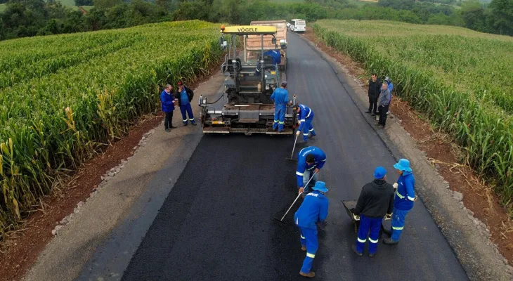 Asfalto no campo: Pacote milionário transforma logística do agro no interior de Toledo