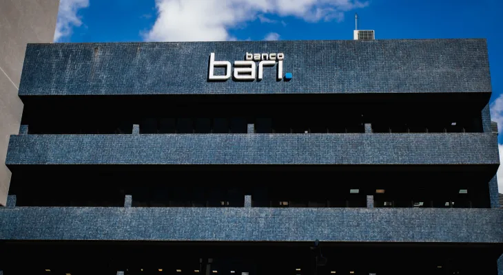 Banco Bari reposiciona marca e lança campanha “Jeito Bari” para reforçar estratégia de crescimento
