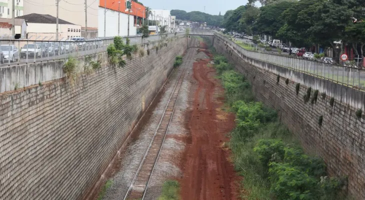 Vereador denuncia forte odor em bairros de Maringá e cobra respostas da prefeitura