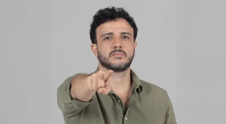 Missão diz que filiação de Flávio Bolsonaro envolveu acesso ao e-mail do senador