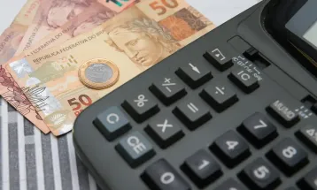 Receita libera R$ 896 milhões em restituições para mais de 635 mil paranaenses