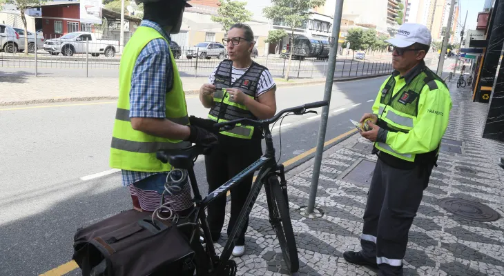 Com alta em acidentes, Curitiba faz blitze educativas para ciclistas nesta semana