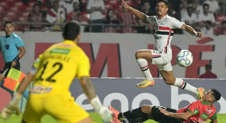 São Paulo avança para as oitavas da Sul-Americana. Grêmio e Santos terão que passar pelos playoffs