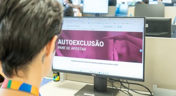 Mais de 574 mil brasileiros já bloquearam o CPF em sites de apostas, diz Ministério da Saúde