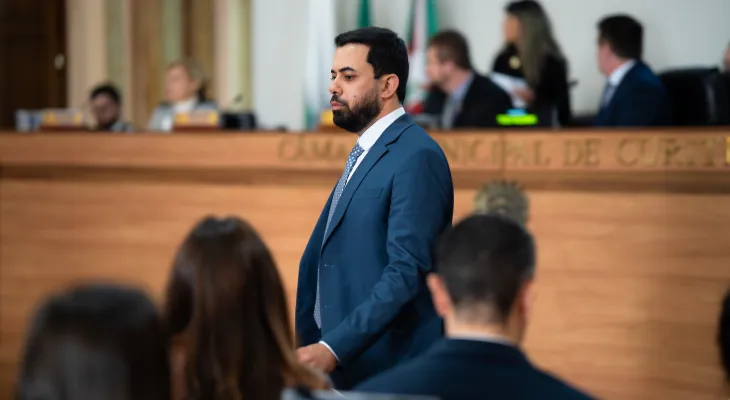 Câmara de Curitiba cassa mandato de Lórens Nogueira após caso de “rachadinha”