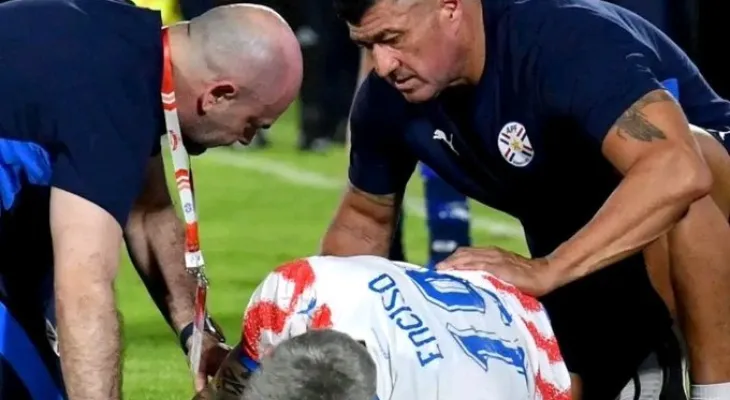Enciso deixa campo chorando e preocupa Paraguai às vésperas da Copa do Mundo