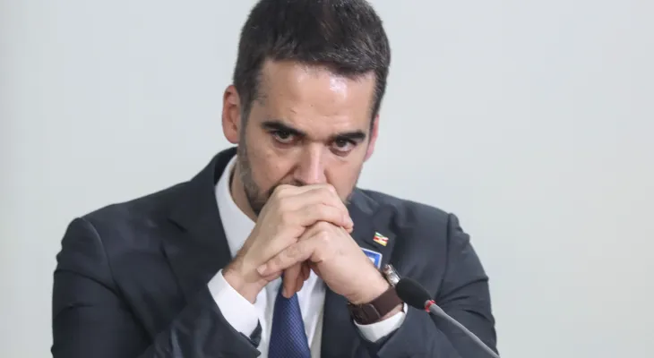 Após fracasso de leilão, Eduardo Leite aceita depor na CPI dos Pedágios