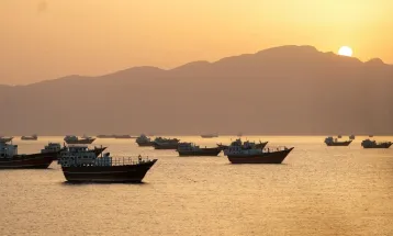 Estreito de Ormuz tem queda no tráfego de navios após escalada entre Irã e EUA