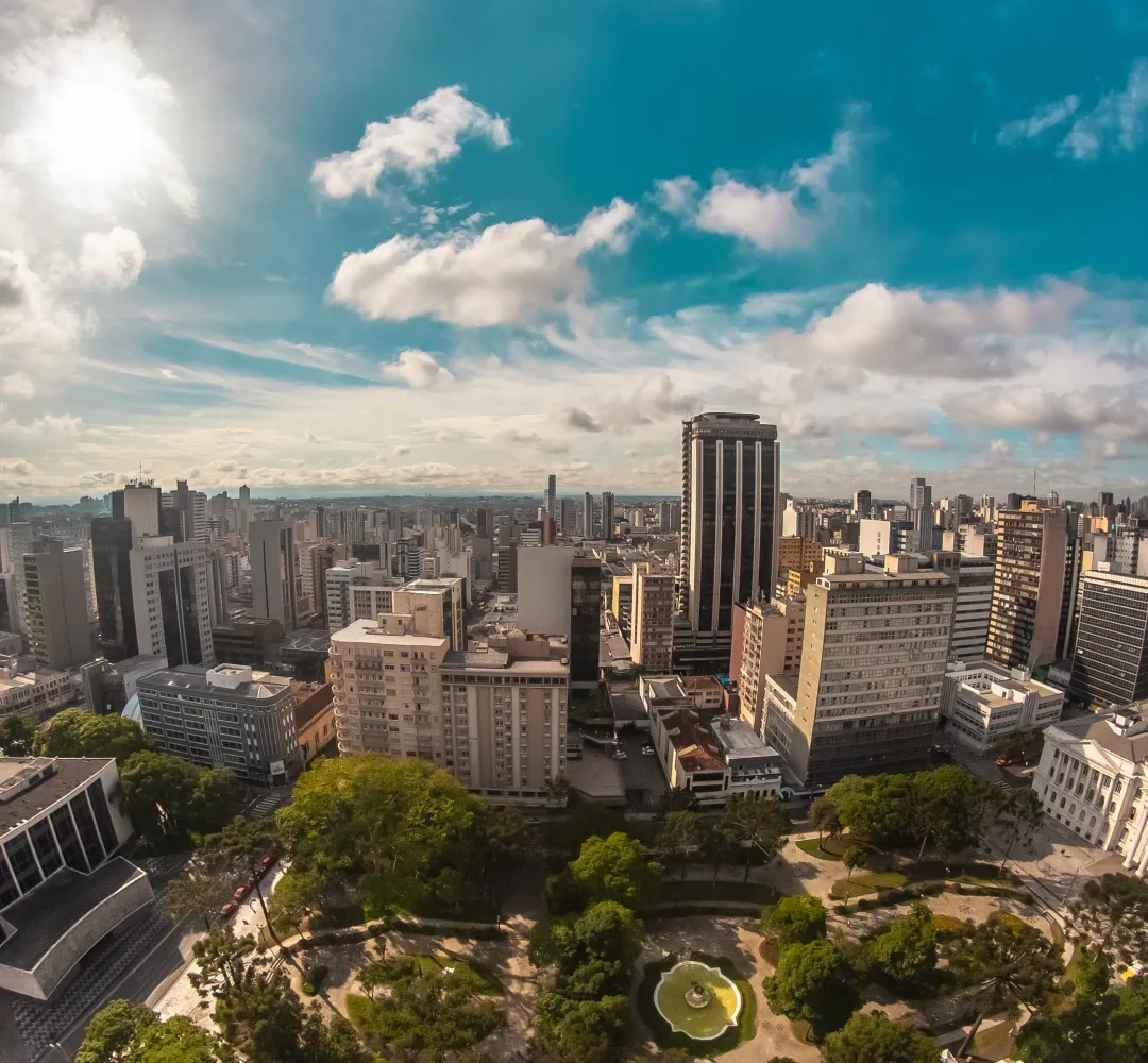Com orçamento doméstico estruturado, Curitiba desponta como referência em adimplência e impulsiona busca por crédito consciente no Sul