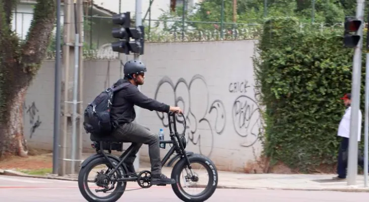 Câmara aprova regulamentação para bicicletas elétricas e patinetes em Cascavel