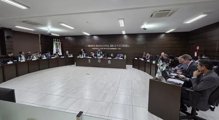 Câmara de Cascavel aprova prioridade para mulheres e doação de área à Cohavel