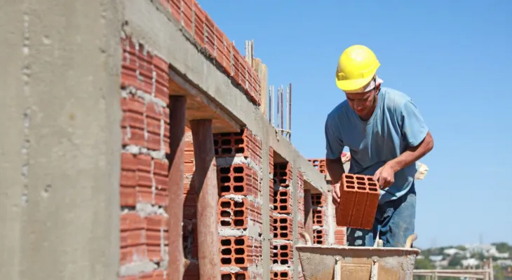 Cascavel é a 4ª cidade que mais gerou empregos no Paraná em 2026
