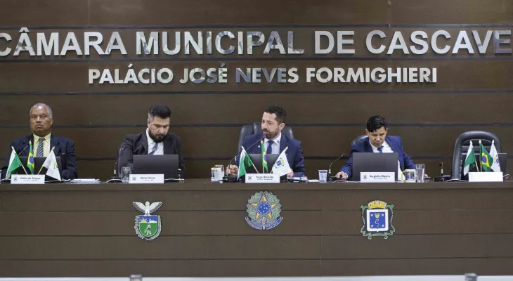Licenças maternidade, paternidade e adoção podem passar a valer para estágio probatório em Cascavel
