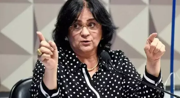 Damares deixa equipe que elaborava plano de governo de Flávio Bolsonaro após crise no PL