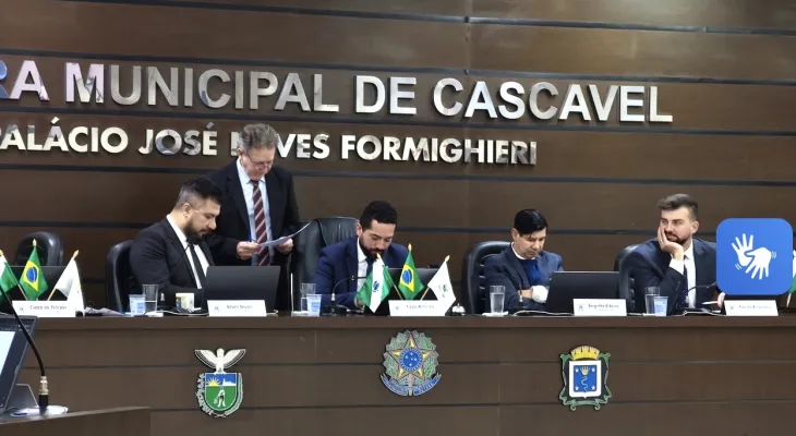Câmara de Cascavel aprova projeto que garante contagem da licença-maternidade e paternidade no estágio probatório