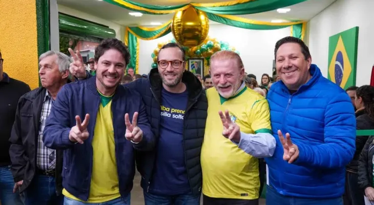 Inauguração de QG bolsonarista termina com acusação de racismo contra deputado Vermelho