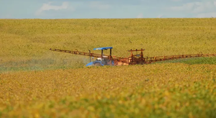 Alep debate impactos da deriva de agrotóxicos e regras para pulverização no Paraná