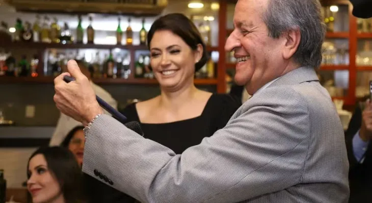 Valdemar revela que Michelle Bolsonaro poderia ser vice e confirma mulher na chapa de Flávio