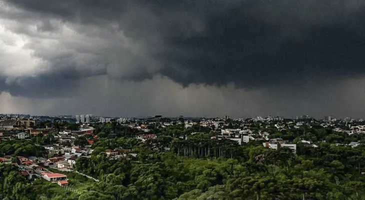 Curitiba cria plano para enfrentar o El Niño e amplia fundo de R$ 327 milhões para emergências