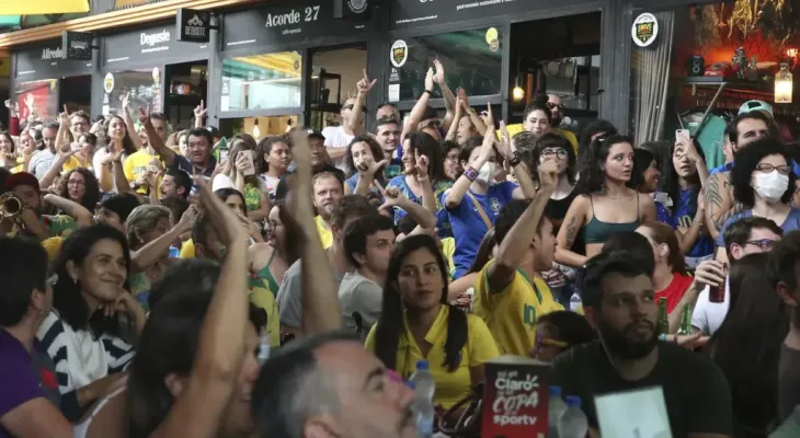 Final da Copa deve lotar bares e restaurantes; Abrabar orienta setor a reforçar equipes e estoques