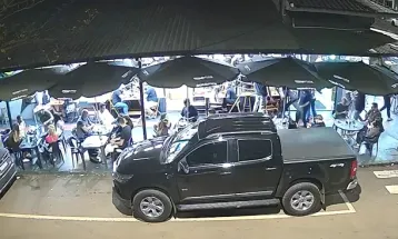 Ataque a tiros em conveniência deixa dois mortos e três feridos em Campo Mourão; adolescente é procurado