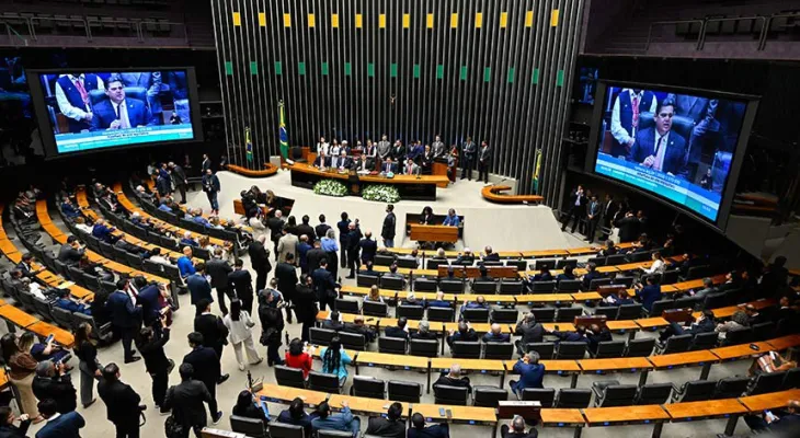 Congresso prorroga análise de medidas provisórias sobre veículos, diesel e companhias aéreas