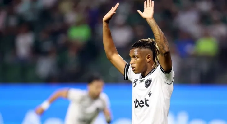 Botafogo descarta venda de Danilo apesar de propostas milionárias de Palmeiras e Zenit