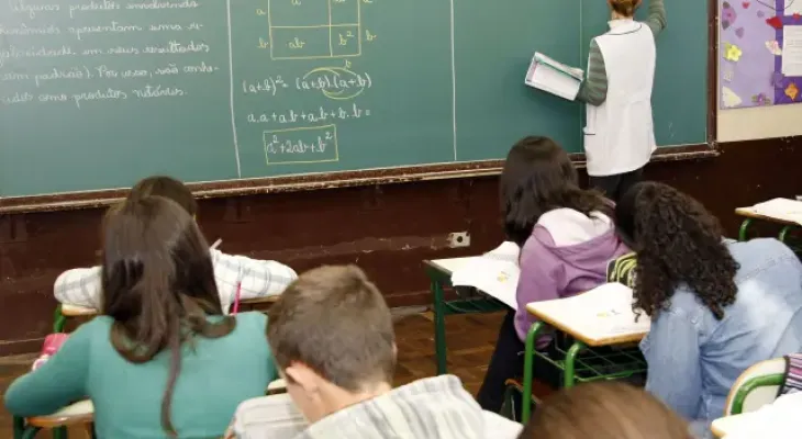Ideb em alta não esconde problemas da educação do Paraná, diz sindicato