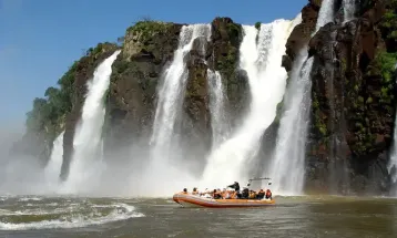 Urbia, Marinha e ICMBio apuram acidente que matou turista nas Cataratas do Iguaçu