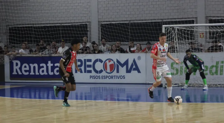 Cascavel Futsal perde de virada para o Joinville pela Liga Nacional