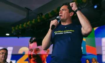 Moro é questionado sobre voo de Flávio em avião de Vorcaro e fala de Lula